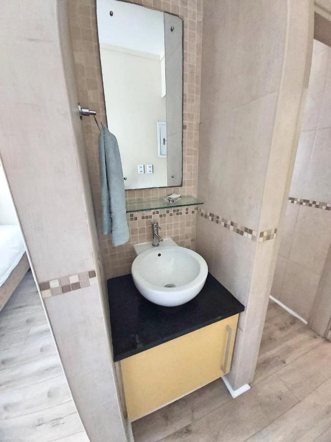 Whale Rock, Modern Beachfront Apartment 马盖特 外观 照片